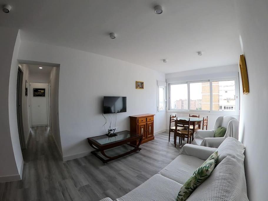 Roch - Stylish Apartment Near Metro Seville Exterior photo