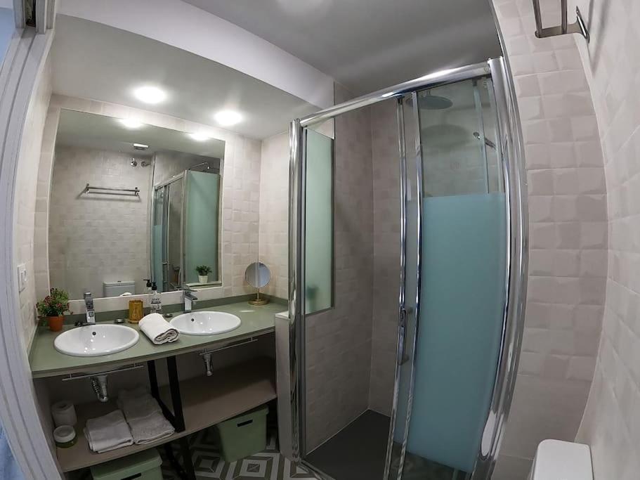 Roch - Stylish Apartment Near Metro Seville Exterior photo